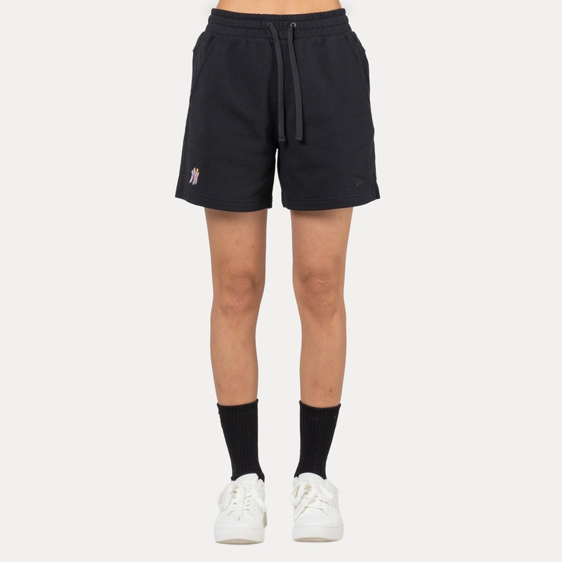 NEW YORK YANKEES LIGHT RAINBOW LAYERED LOGO BLACK SWIM SHORTS