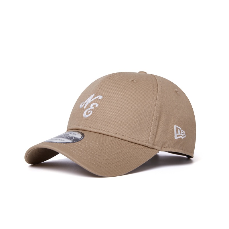 NEW ERA ESSENTIAL NE SCRIPT LOGO KHAKI 9FORTY CAP