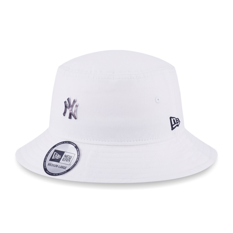 NEW YORK YANKEES COMIC SPACE – METAL BADGE WHITE BUCKET 01
