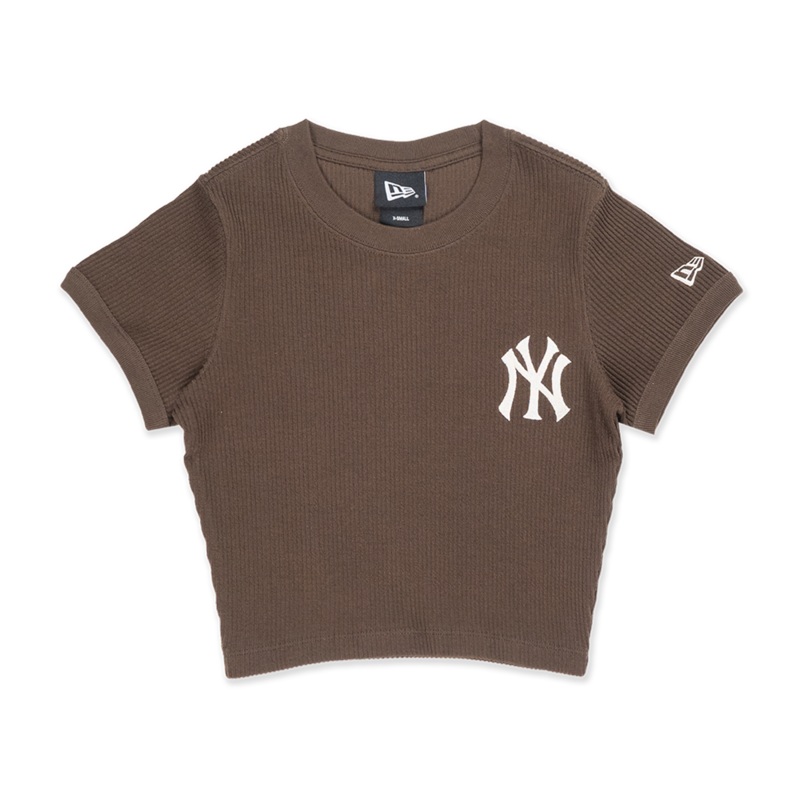 NEW YORK YANKEES COLOR ERA CHOCOLATE WOMEN CROP RIB TEE