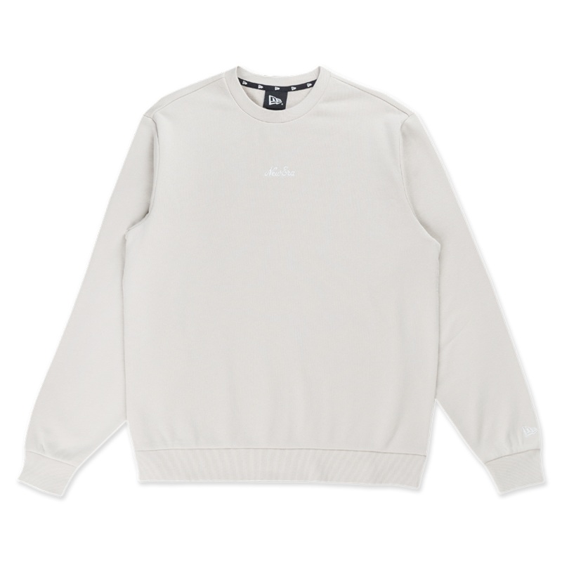 NEW ERA TIMELESS MINIMAL SCRIPT STONE CREW NECK SWEATSHIRT