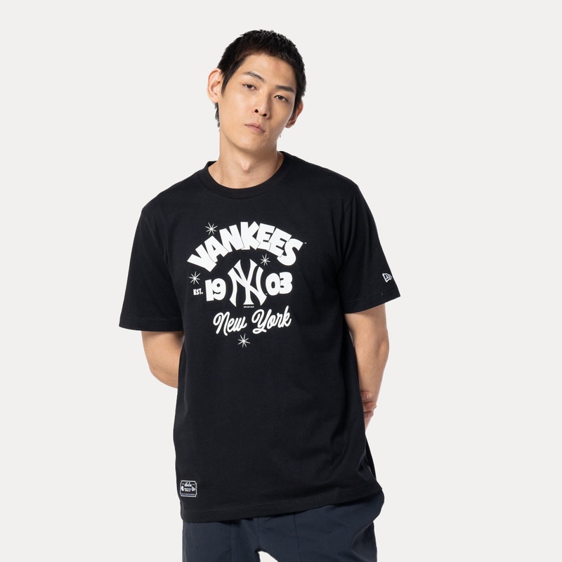 NEW YORK YANKEES COOPERSTOWN ESSENTIAL BLACK REGULAR SHORT SLEEVE T-SHIRT