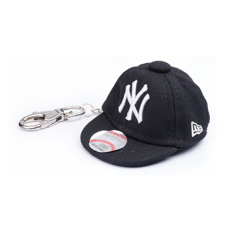 NEW ERA BLACK KEY CHAIN|ONE SIZE