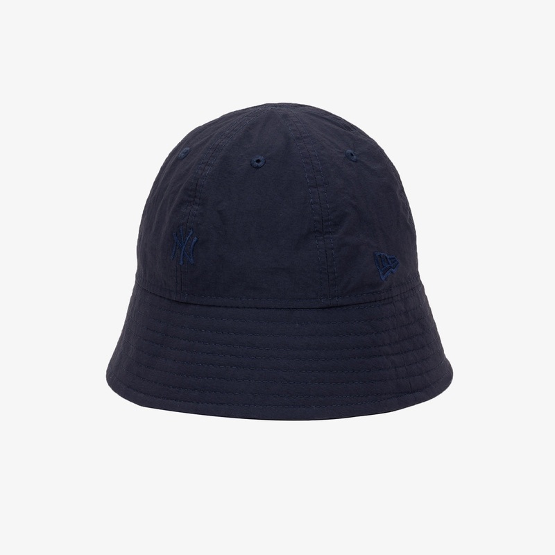 NYLON ESSENTIAL NEW YORK YANKEES NAVY EXPLORER BUCKET