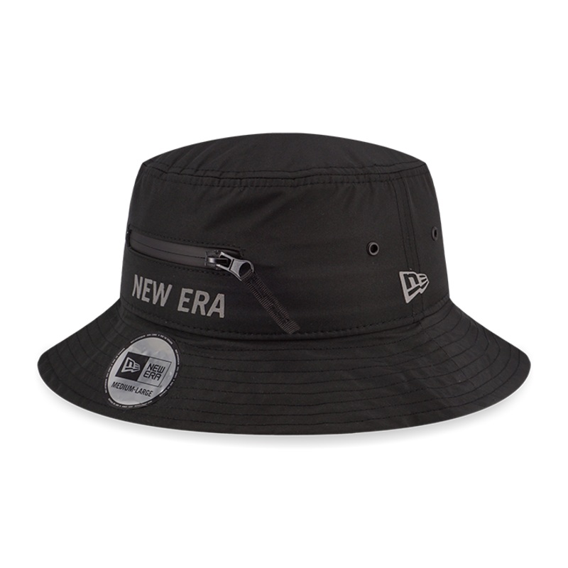 ZIP POCKET NEW ERA BLACK ADVENTURE BUCKET