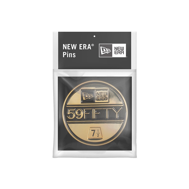 NEW ERA BLACK & GOLD VISOR STICKER PIN