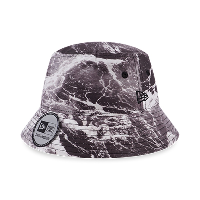NEW ERA VACATION CLUB BLACK WAVE PATTERN BUCKET 01