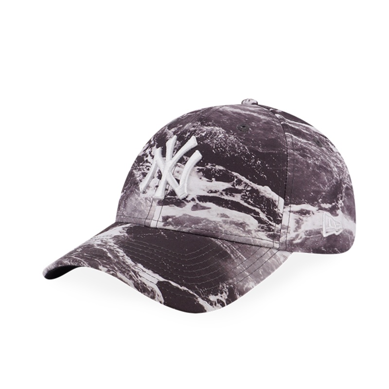 NEW ERA VACATION CLUB NEW YORK YANKEES BLACK WAVE PATTERN 9FORTY UNST CAP