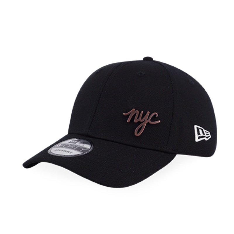 NEW ERA NYC METAL BADGE BLACK 9FORTY CAP