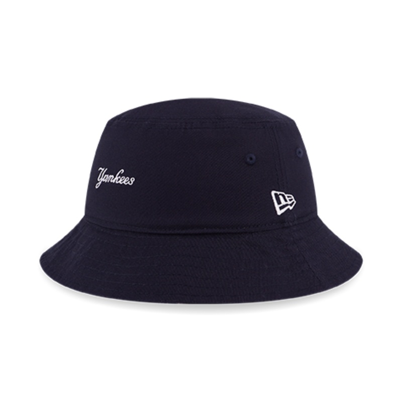 NEW YORK YANKEES ANIMAL PAISLEY NAVY REVERSIBLE BUCKET