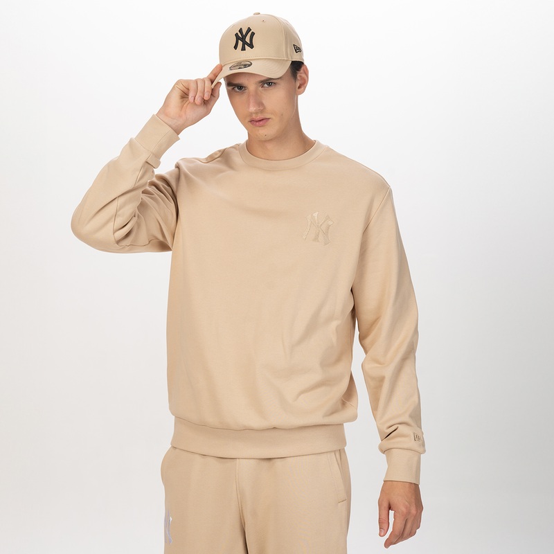 NEW YORK YANKEES COLOR ERA OAT MILK PULLOVER SWEATSHIRT