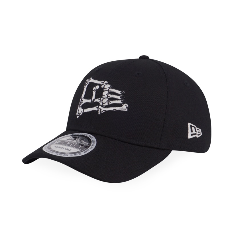 NEW ERA BROKEN WORLD-BONES BLACK 9FORTY CAP