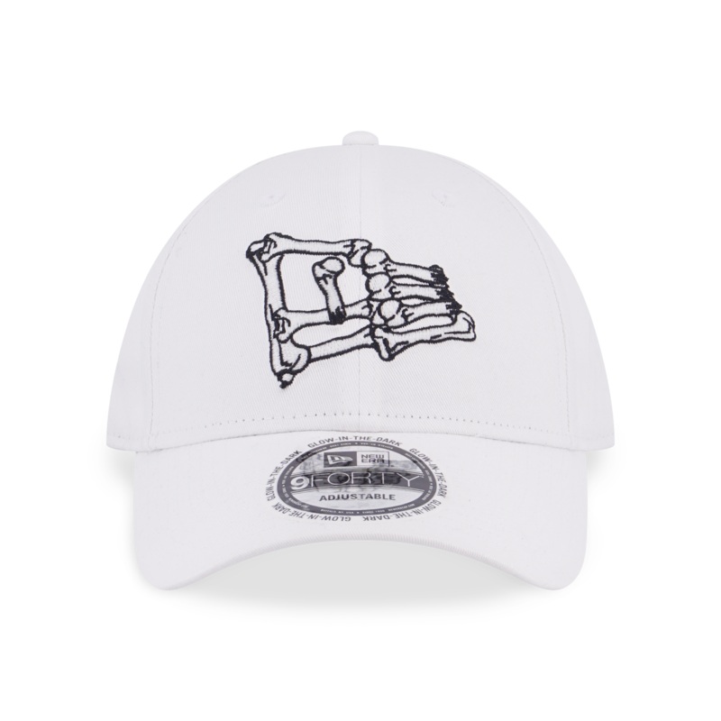 NEW ERA BROKEN WORLD-BONES WHITE 9FORTY CAP
