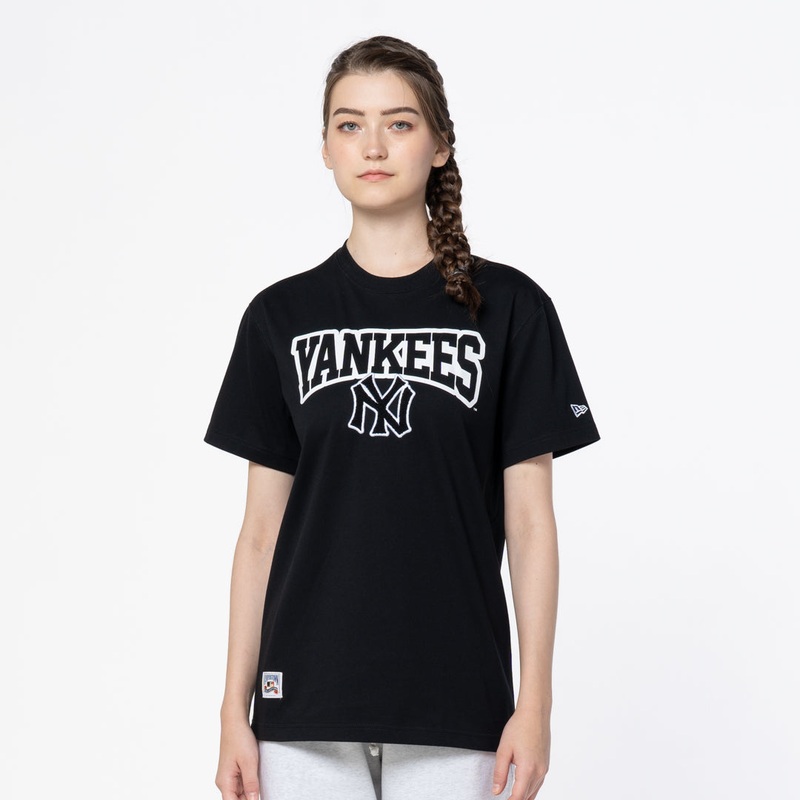NEW YORK YANKEES COOPERSTOWN COLLEGE BLACK SHORT SLEEVE T-SHIRT