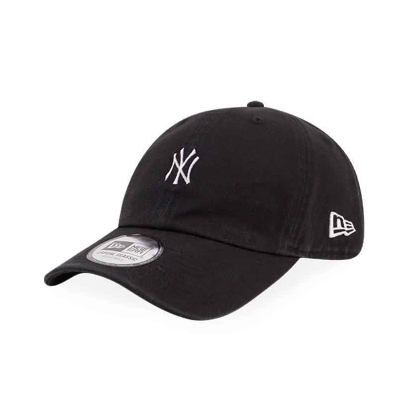 NEW YORK YANKEES ESSTENTIAL MINI LOGO BLACK CASUAL CLASSIC CAP