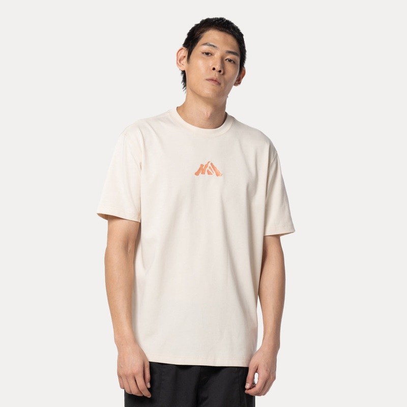 NEW ERA MOUNTAIN LOGO LIGHT CREAM PERFORMANCE SHORT SLEEVE T-SHIRT