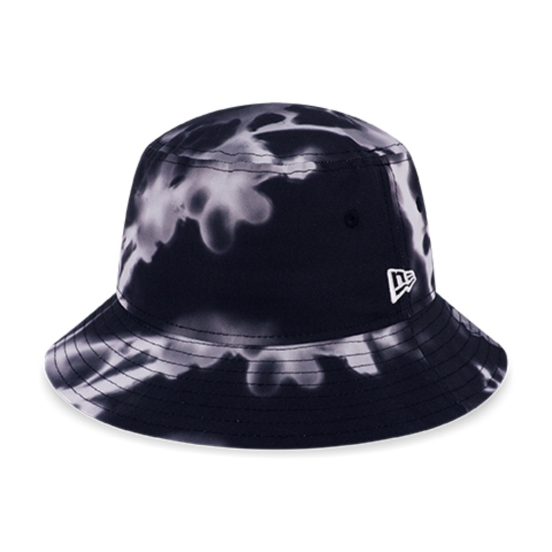 NEW ERA SAKURA BLACK ALL OVER PRINT BUCKET 01