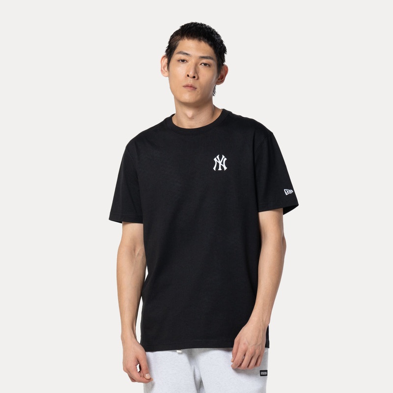 NEW YORK YANKEES NE SAILOR CLUB – CLOUD BLACK REGULAR SHORT SLEEVE T-SHIRT