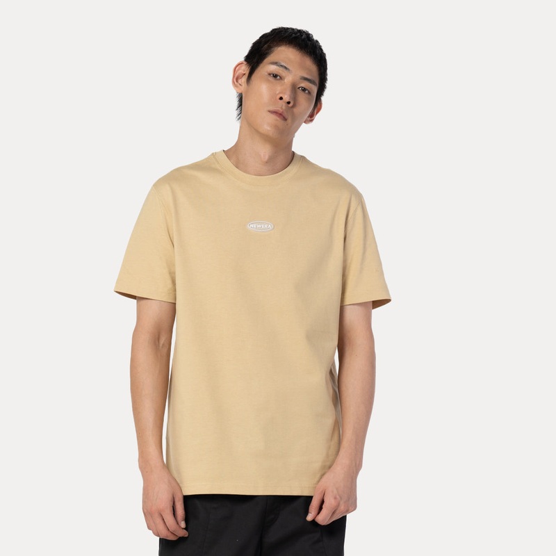 NEW ERA PARTY VIBE – STICKER BOMBING VEGAS GOLD REGULAR SHORT SLEEVE T-SHIRT
