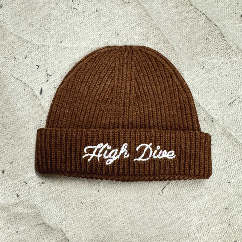 Script Trawler Beanie – Walnut