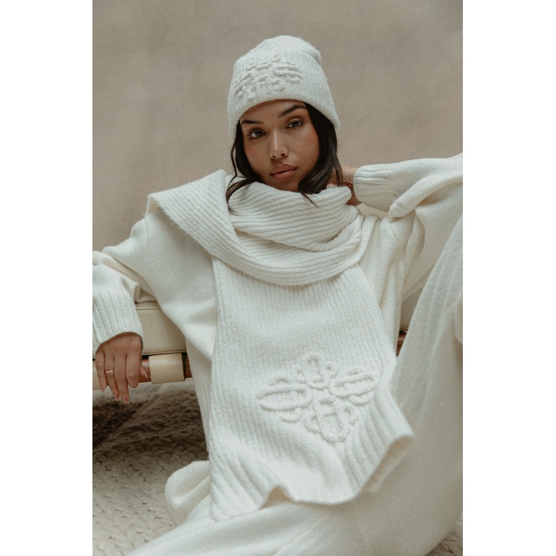 EMBLEM KNITTED BEANIE – OFF WHITE