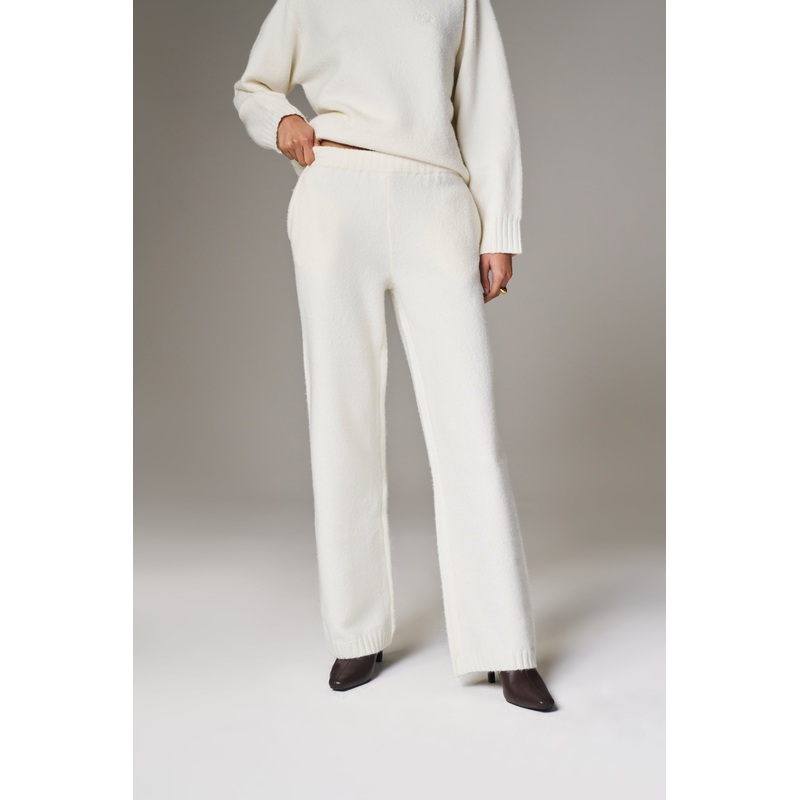 FLUFFY KNIT EMBLEM EMBROIDERED JOGGER – OFF-WHITE