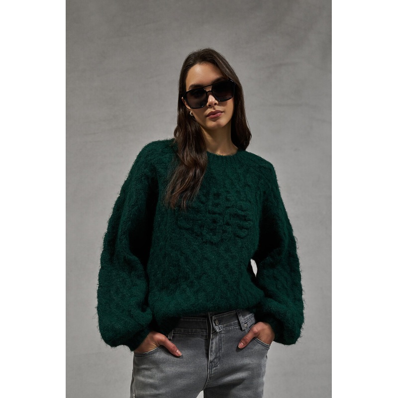 FLUFFY CABLE KNIT EMBLEM JUMPER – FOREST GREEN