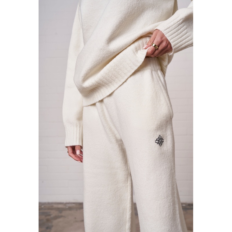 FLUFFY EMBLEM EMBROIDERED JOGGER – OFF WHITE