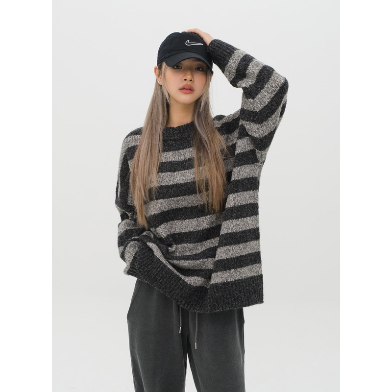 Stripped Loose Fit Knit Sweater J18