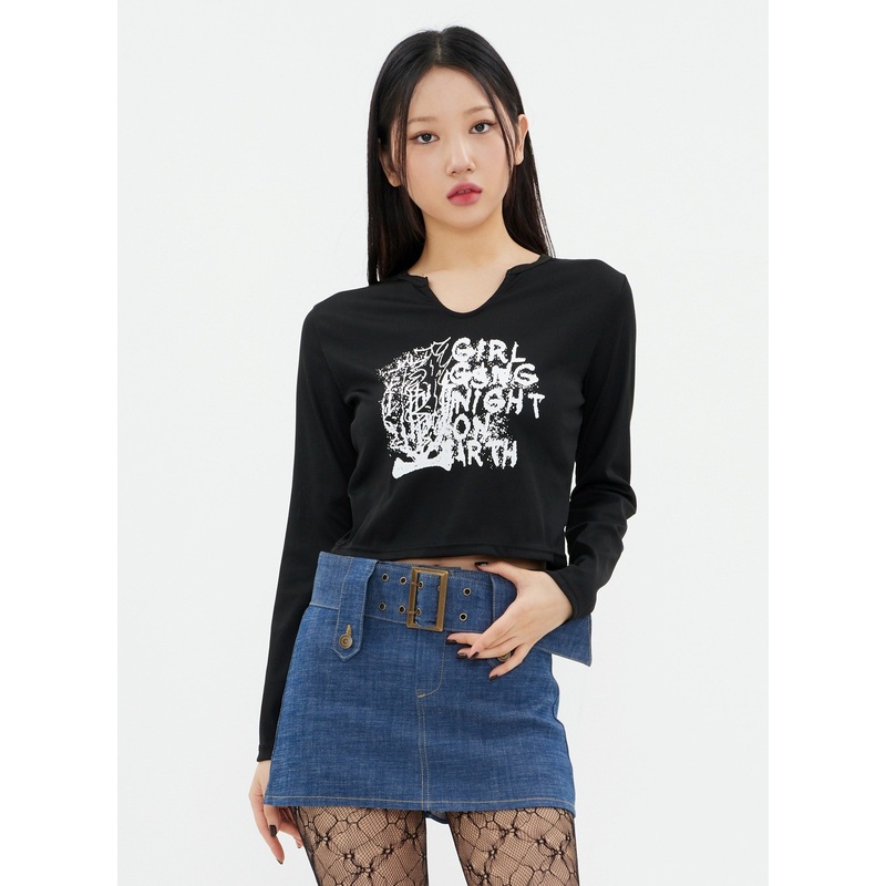 Cropped Long Sleeve T Shirt with Graphic Print K2302