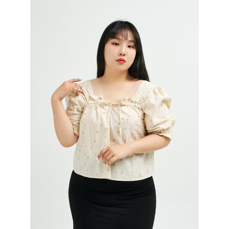 Plus Square Neck Flower Blouse IY24