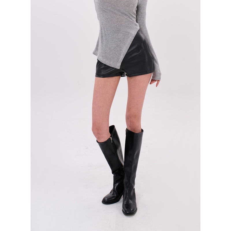 Faux Leather Bending Shorts IS15