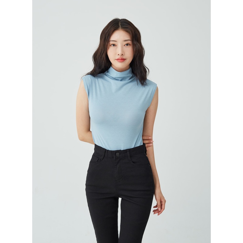 Half Neck Sleeveless T-Shirt IU26