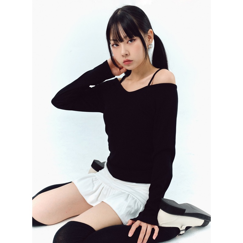 Off-Shoulder Long Sleeve Top IG304