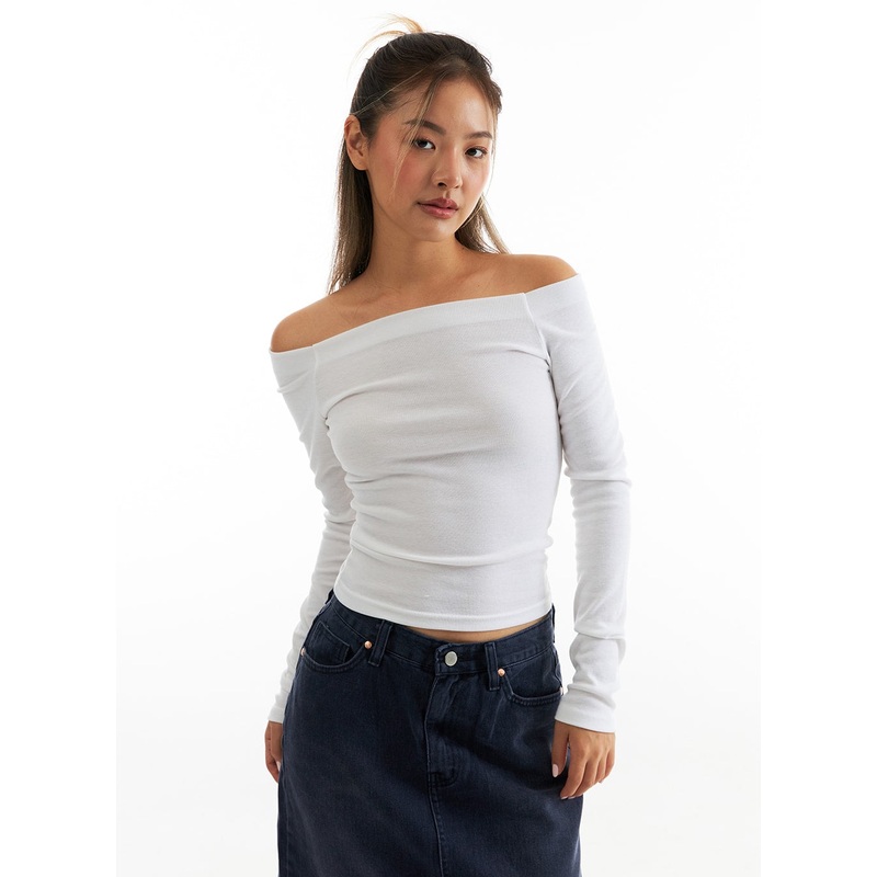 Slim-Fit Off-Shoulder T-Shirt CO313