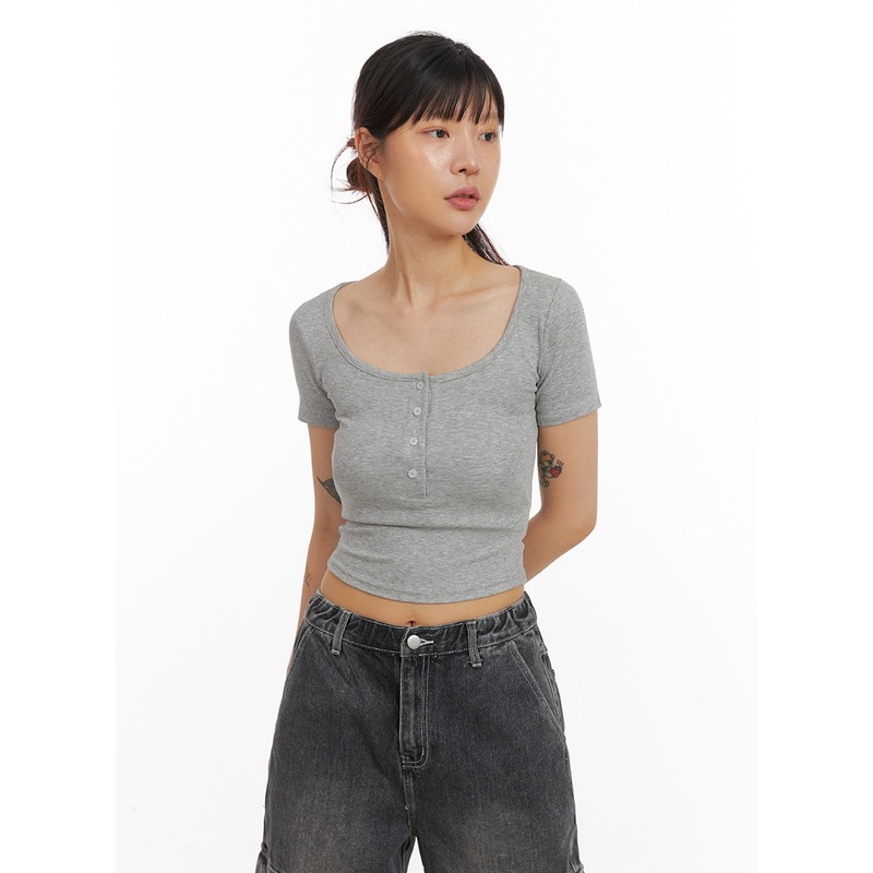 Slim Fit Buttoned U-Neck Crop Top IY410