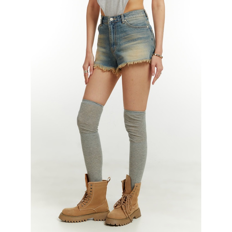 Destroyed Hem Denim Shorts CU421