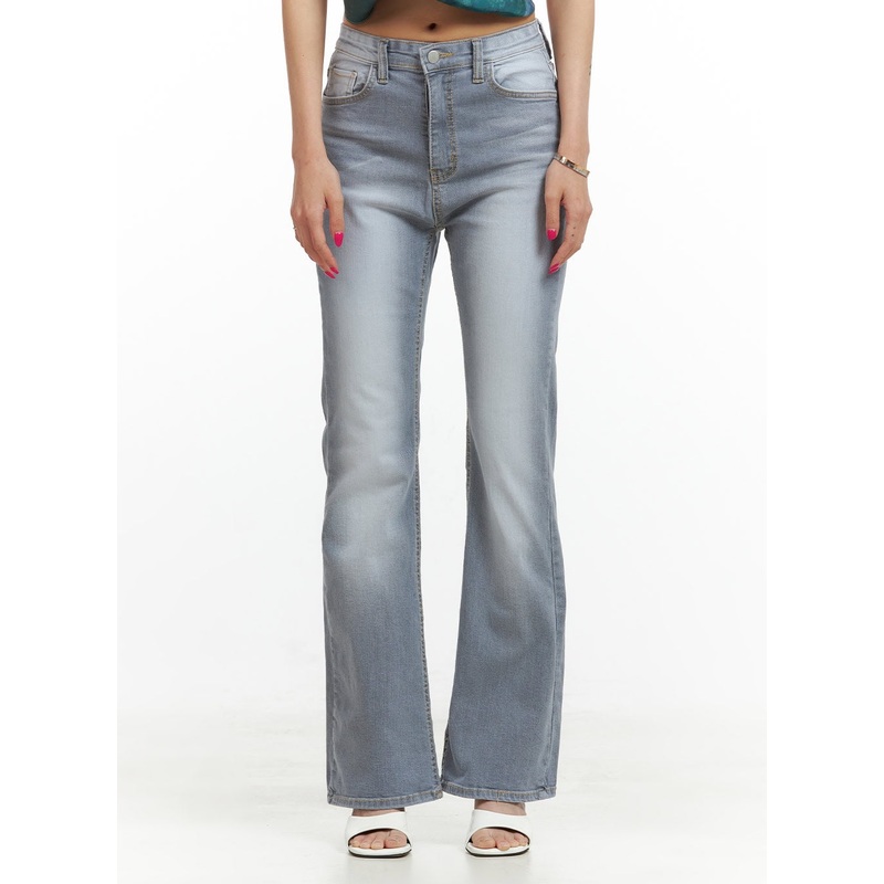 Lightwashed Bootcut Jeans CU417