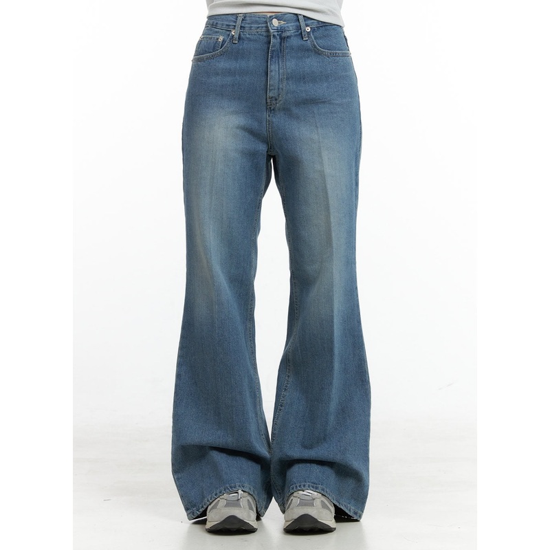 Daisy Loose Fit Bootcut Jeans CG419