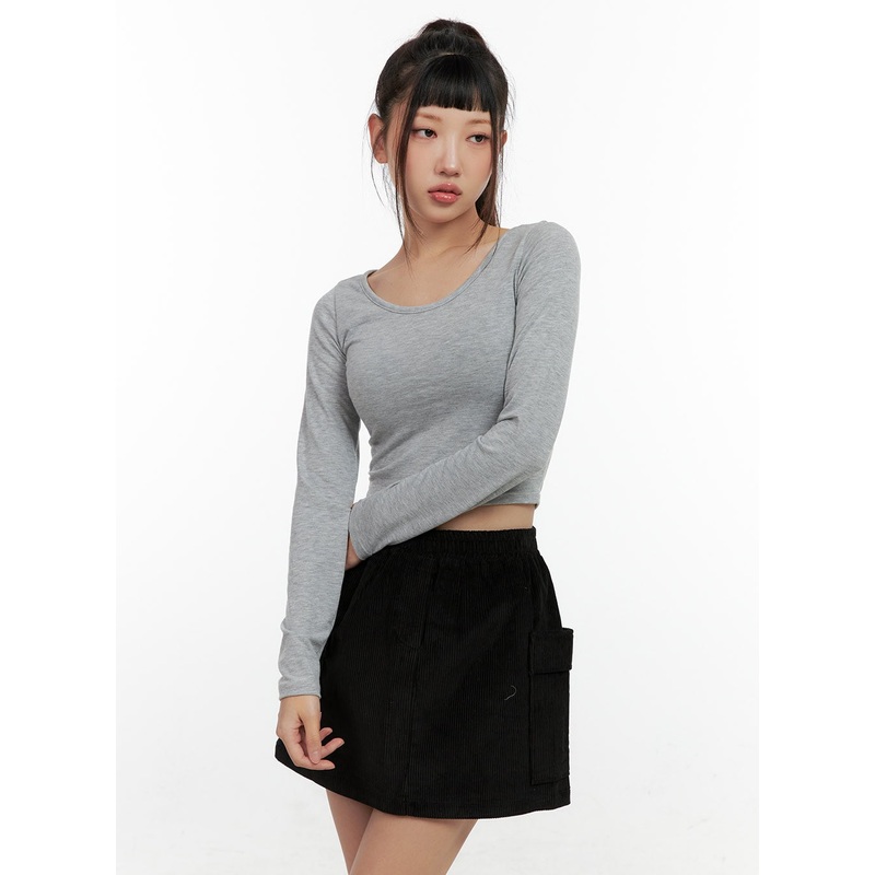 Classic Scoop Neck Crop Top CN404