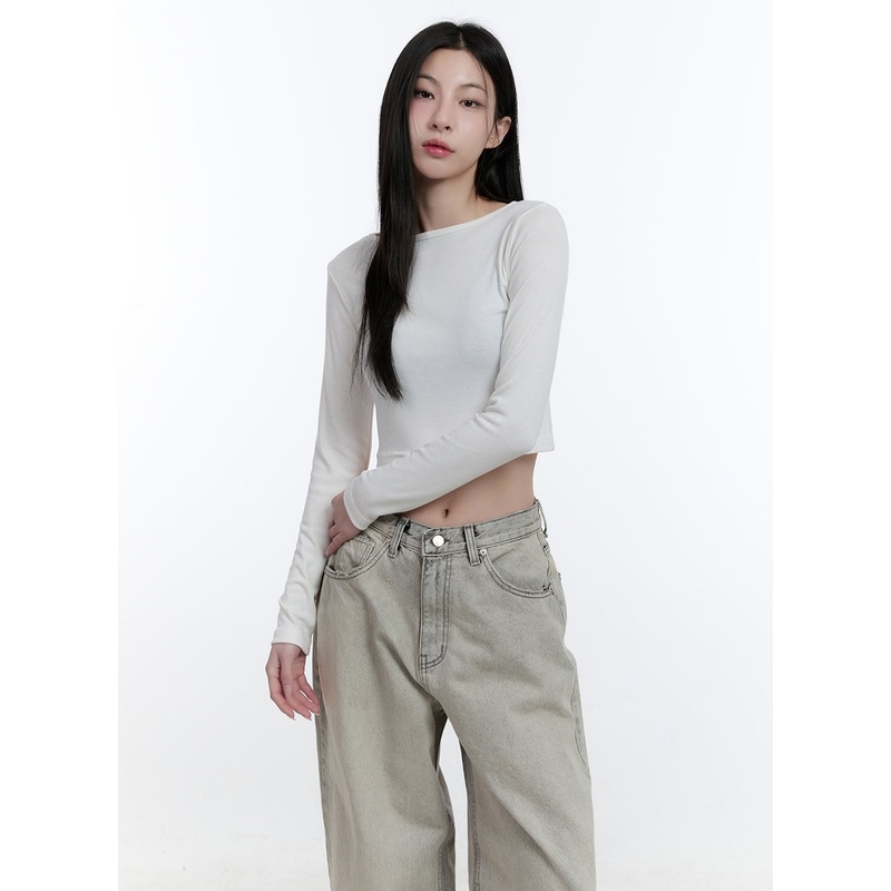 Essential Slim-Fit Long-Sleeve Crop Top CJ520