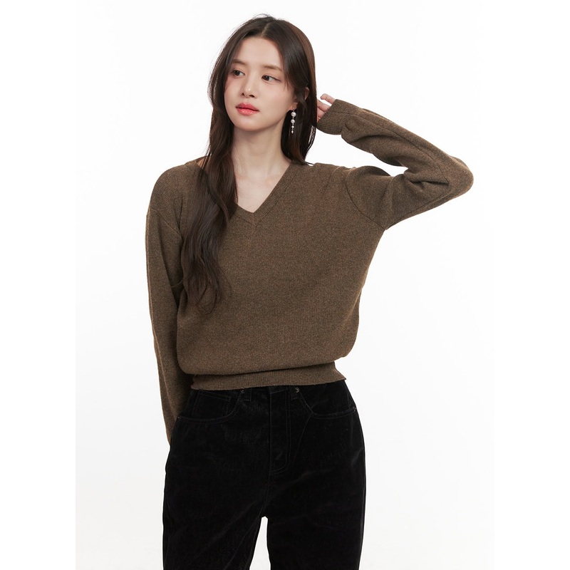 Essential V-Neck Sweater CJ515