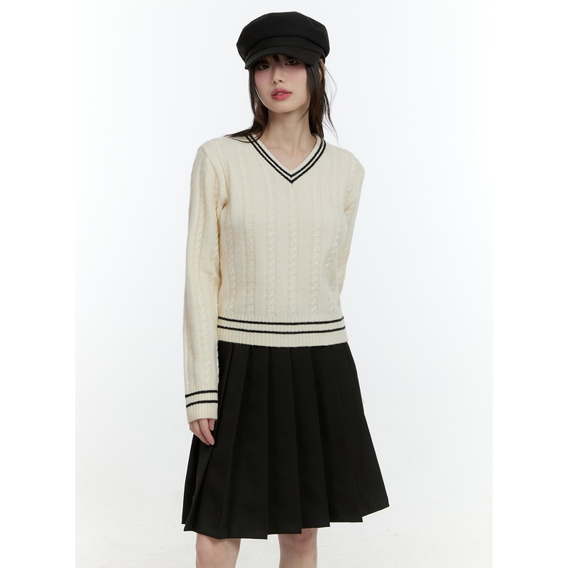 Cable-Knit V-Neck Sweater CF506