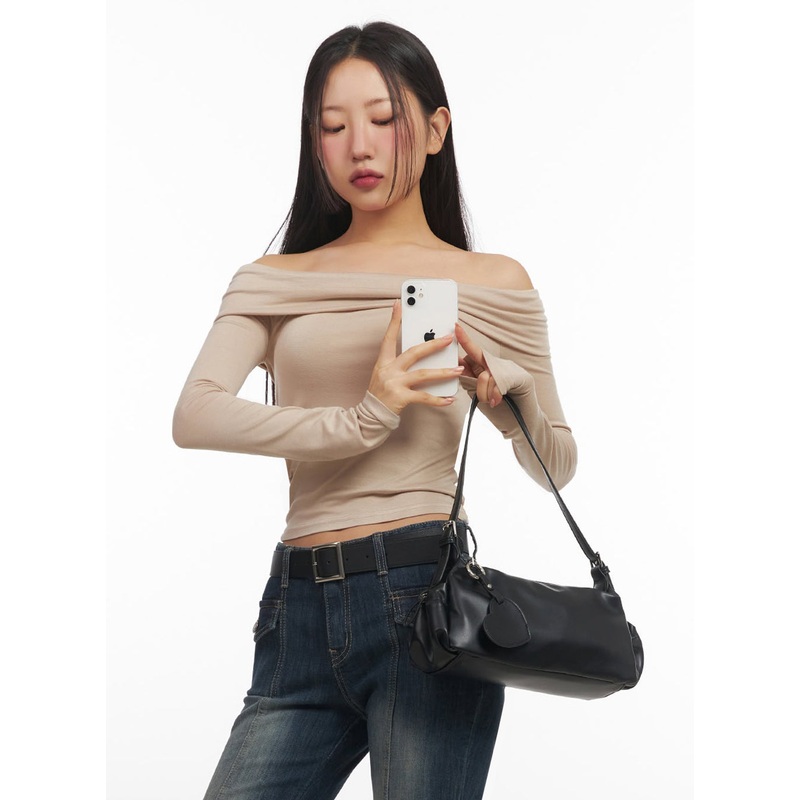 Cozy Off-Shoulder Slim-Fit Top IF510