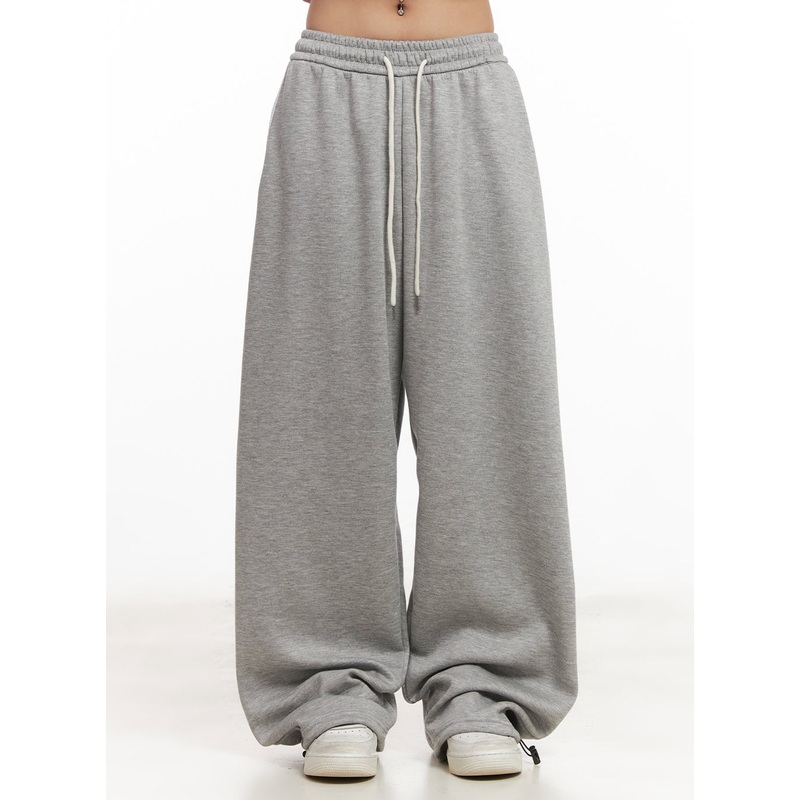 Essential Wide-fit Sweatpants CM505