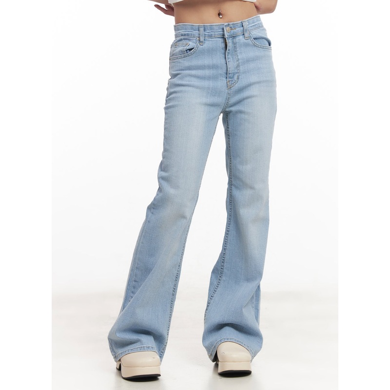Suzy Slim-Fit Bootcut Jeans CM505