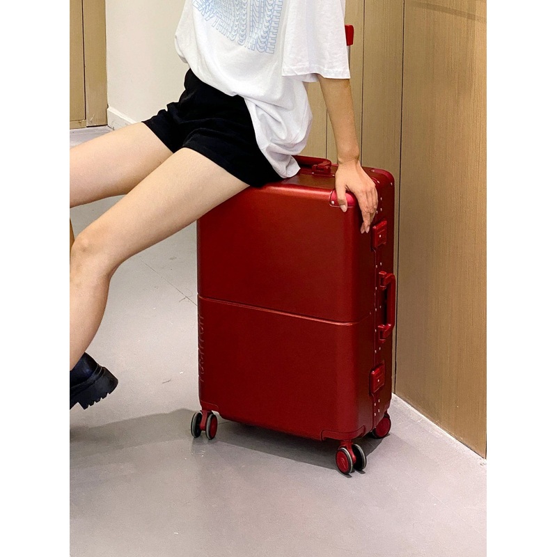 Smooth Customizable Aluminum Frame with Silent Universal Wheels – Luxury Luggage and Aluminum Frame Luggage price