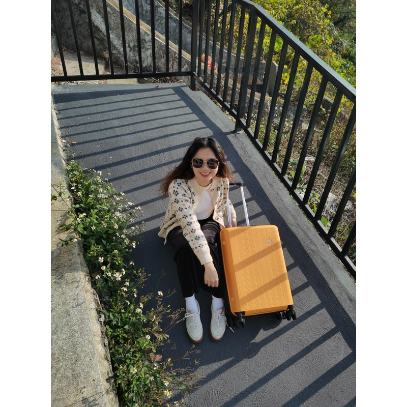 Designer Travel Luggage Carry on Suitcase with Wheels – Hardside Luggage Sets and 4 Wheel Suitcase price