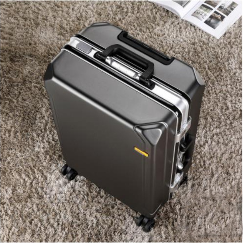 Yx16898 New Design Water Repellent Good Quality PC Carry on Spinner Suitcase – Custom Logo and Aluminum Frame price