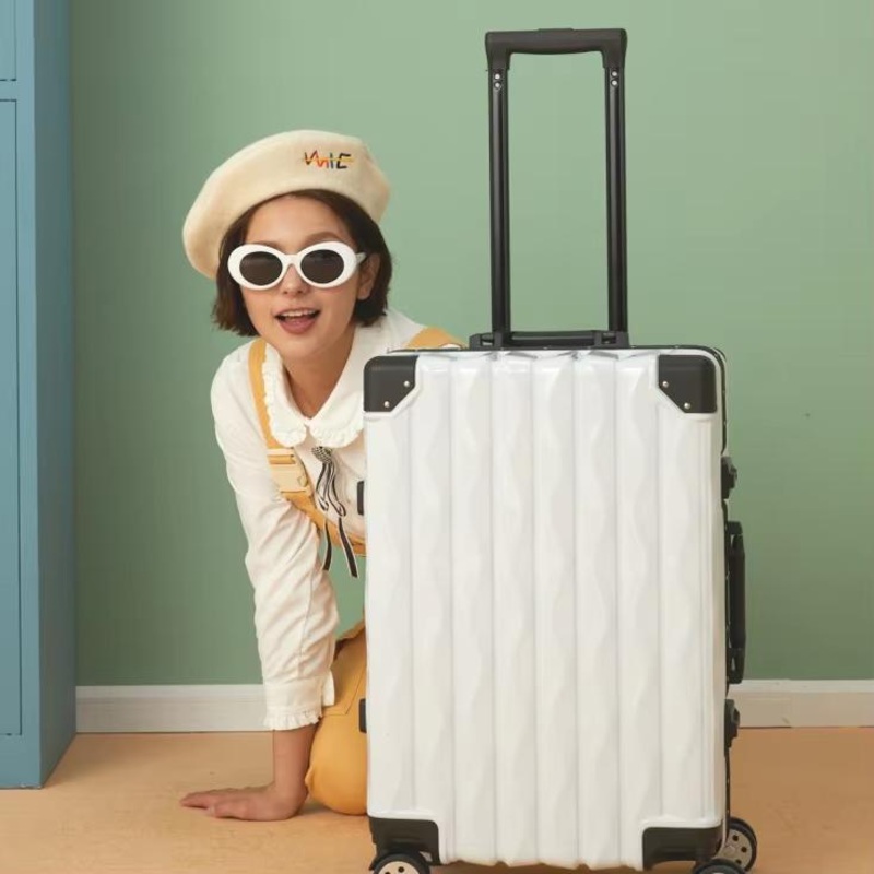 New Fashion Luggage Large Capacity Aluminum Frame Cardan Wheels Student Luggage – Luggage and Luggage Set price